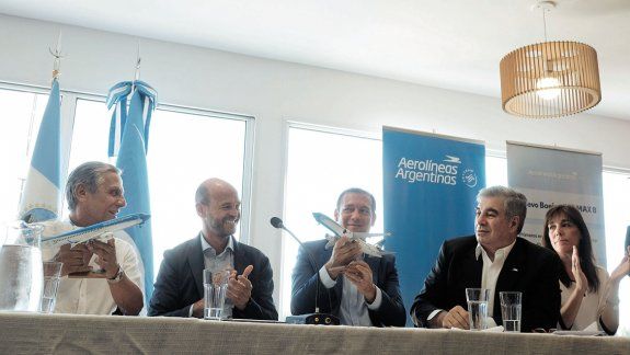 Pechi Quiroga, Guillermo Dietrich, Omar Gutiérrez y Mario DellAcqua (presidente de Aerolíneas Argentina).