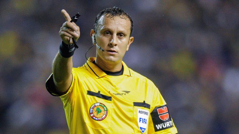 Los árbitros amenazan con parar el fútbol argentino