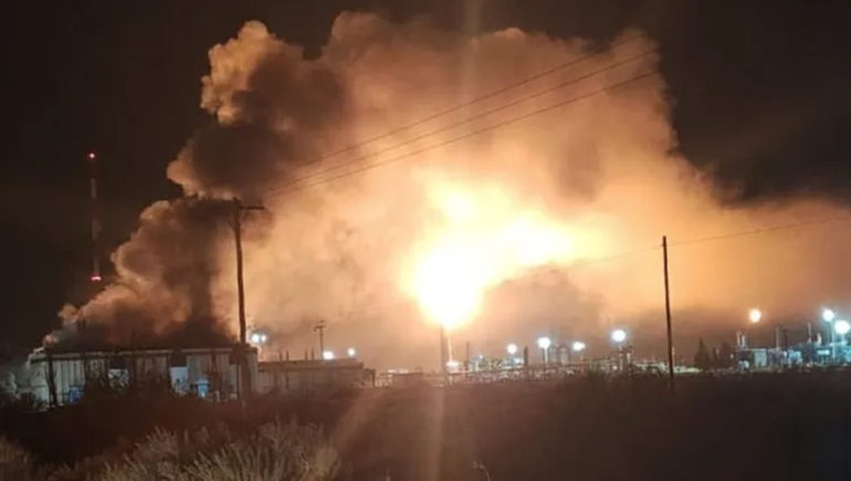El incendio podía verse a varios kilómetros de distancia. Foto: Gentileza Centenario Digital