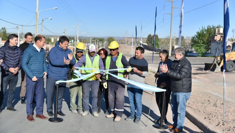 Mariano Gaido y Omar Gutiérrez inauguraron 50 cuadras de asfalto en el Oeste