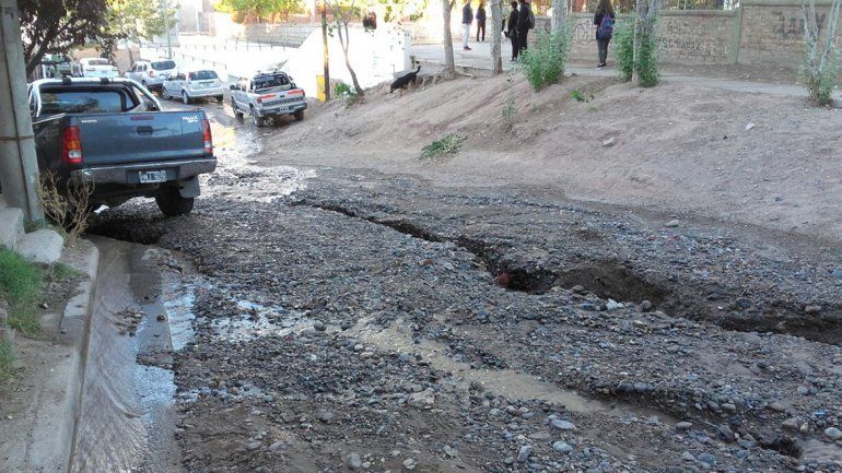 La rotura de un caño complica a los vecinos de Gregorio Álvarez