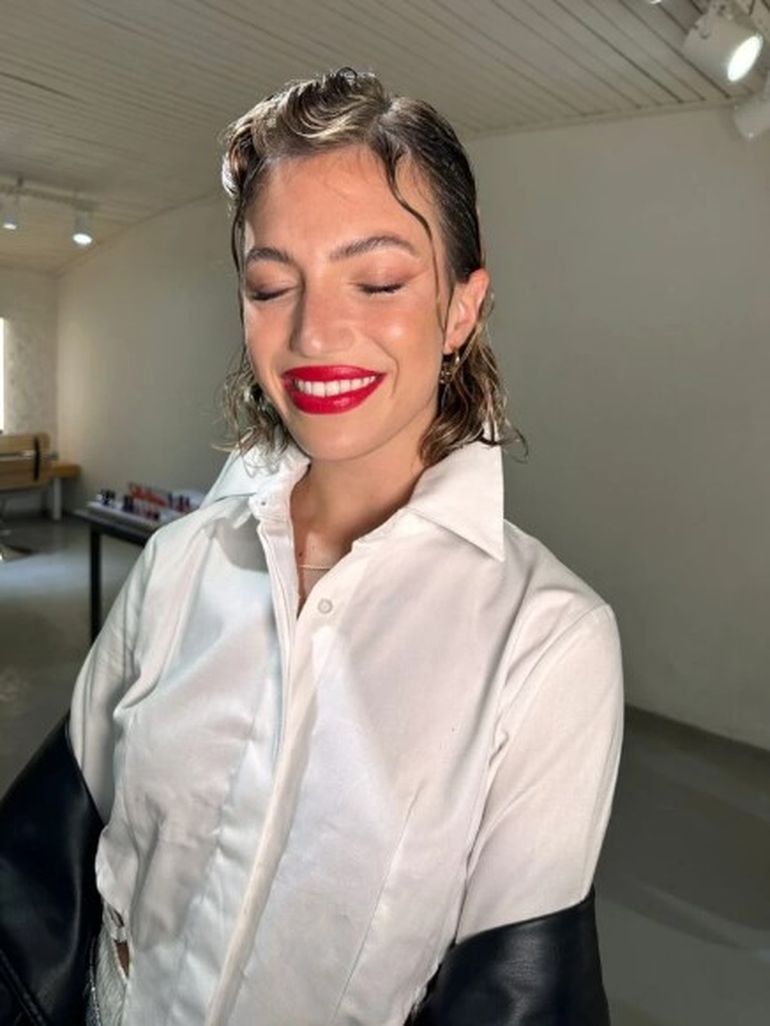 El efecto mojado es tendencia entre las celebrity internacionales. El efecto mojado es tendencia entre las celebrity internacionales.