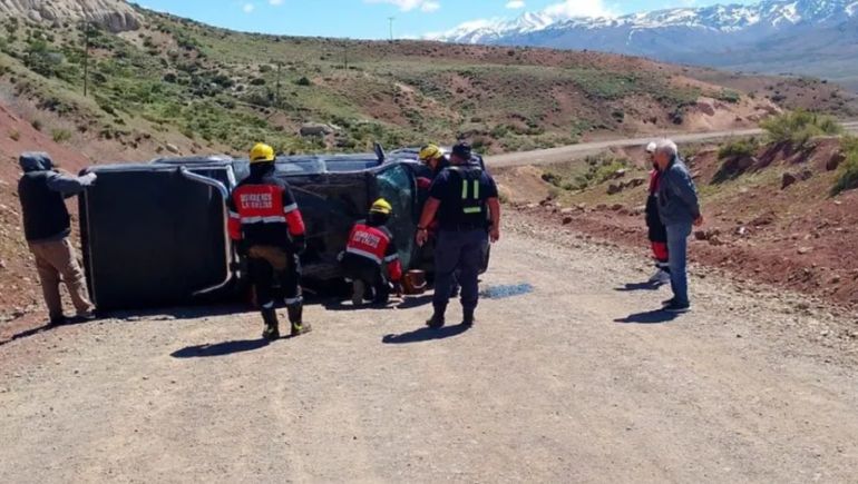 Vuelco en la Ruta 43. (Foto: Gentileza Juan Carlos Parada)