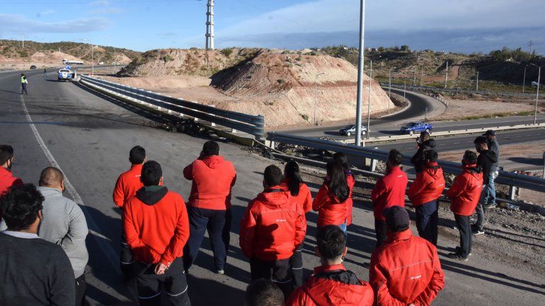 La mujer que murió en el Cañadón de las Cabras repartía vacunas: emotiva caravana para despedirla