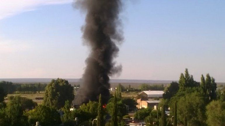 Explotó un camión cargado de combustible