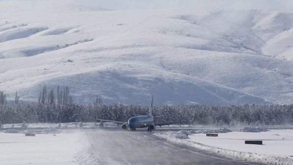 mira como despega y aterriza un avion en chapelco
