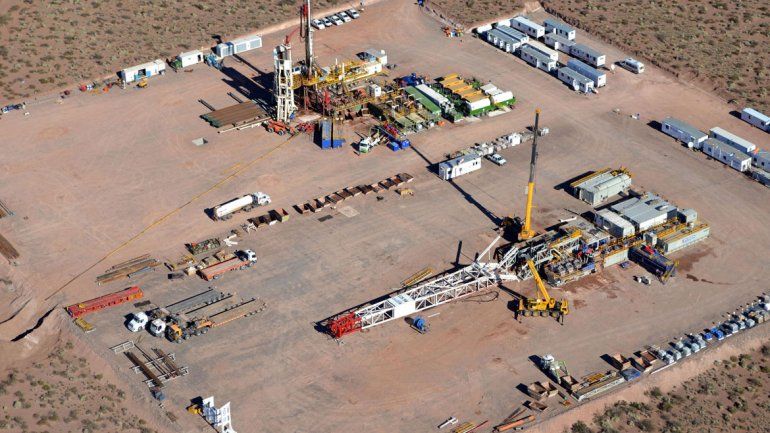 El gobernador Omar Gutiérrez dio detalles de la entrada en funcionamiento de una planta reacondicionada en Fortín de Piedra