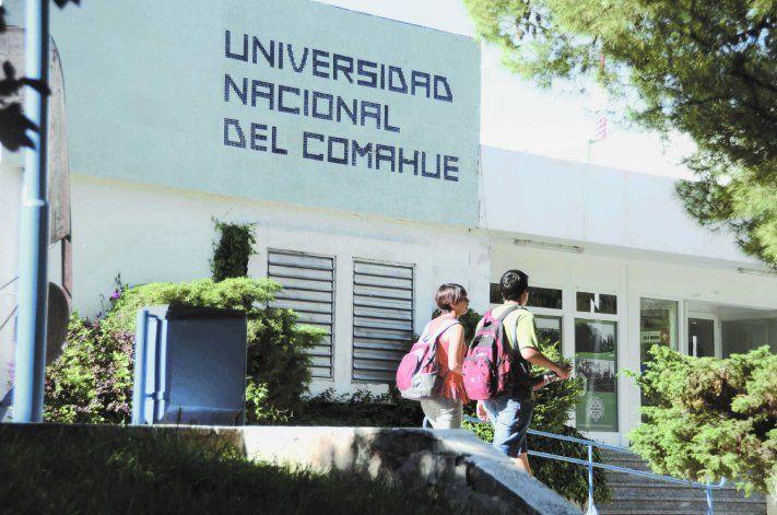 Además de ser un polo educativo, la Universidad Nacional del Comahue es un polo de investigación. Además de ser un polo educativo, la Universidad Nacional del Comahue es un polo de investigación.