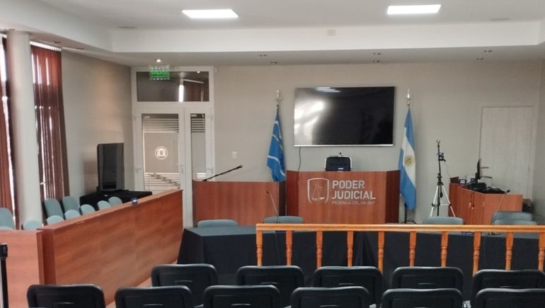 Se espera que el jueves, el jurado popular de su veredicto en el juicio contra el pastor evangélico de Chubut. Se espera que el jueves, el jurado popular de su veredicto en el juicio contra el pastor evangélico de Chubut.