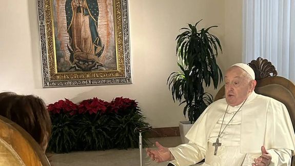 El Papa Francisco tuvo algunos problemas de salud y fue hospitalizado. Foto: X @valealazraki.