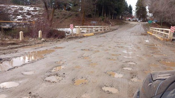Villa Pehuenia declara la emergencia vial por el estado de las rutas