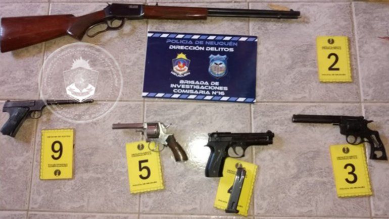 Allanan por un robo y dan con 1,8 kg de marihuana