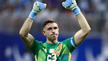 Rulli fue el arquero titular en lugar del Dibu Martínez. Rulli fue el arquero titular en lugar del Dibu Martínez.