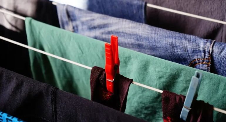 El sencillo truco de las abuelas para secar la ropa en tiempo récord durante el invierno