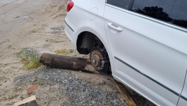 Viral en Instagram: robó rueda de un auto y la devolvió con nota y dinero.