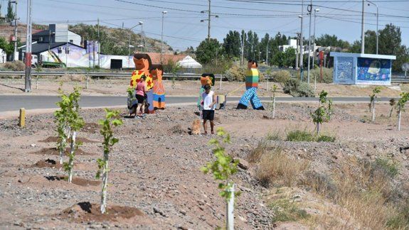 Senderos más verdes: la Muni sumó 350 árboles en Parque Norte