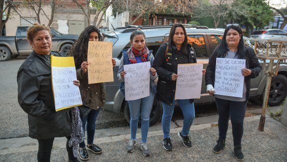 Escracharon un jardín que paga en negro y Sadop respaldó el reclamo