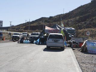 por los piquetes en vaca muerta, hay 10 mil petroleros en sus casas