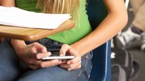 en neuquen, seis de cada diez ninos de 8 anos tienen su propio celular en neuquen, seis de cada diez ninos de 8 anos tienen su propio celular