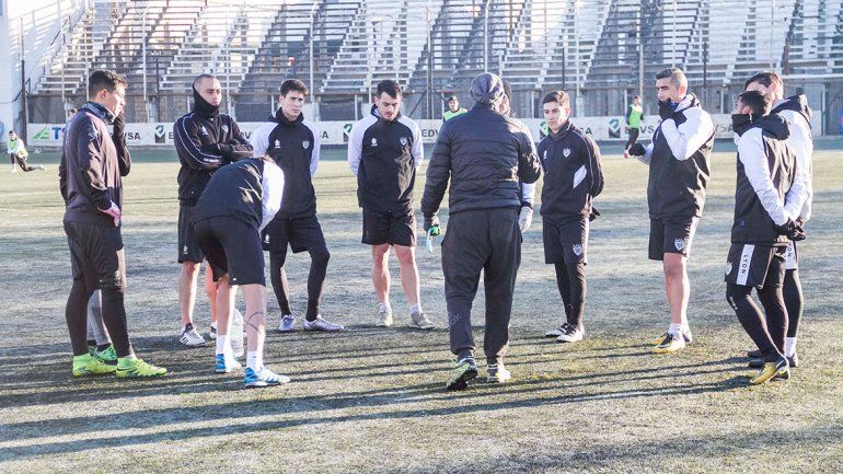 Al nuevo Cipo le dieron la pelota y tuvo su primer ensayo
