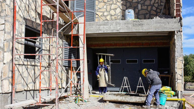 Los trabajos en el nuevo edificio avanzan sin pausas.