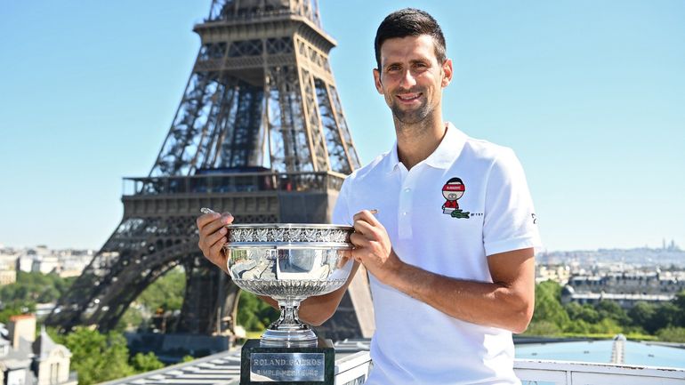 Tras ser deportado de Australia, Novak Djokovic tambi&eacute;n podr&iacute;a perderse Roland Garros.&nbsp;
