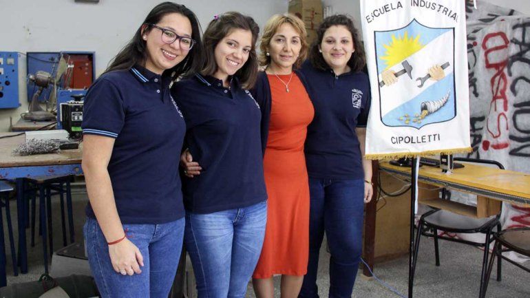 Tres alumnas cipoleñas inventaron una pulsera antipánico y van a Tecnópolis