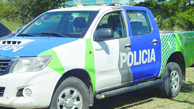 Los agentes de la Policía Bonaerense aseguraron que ocurrió cuando fueron agredidos por los vecinos cuando intentaban detener a dos ladrones.