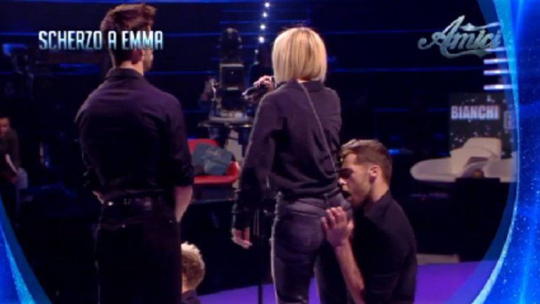 A Emma le dijeron que había sido una broma lo que le hizo el bailarín.&nbsp;