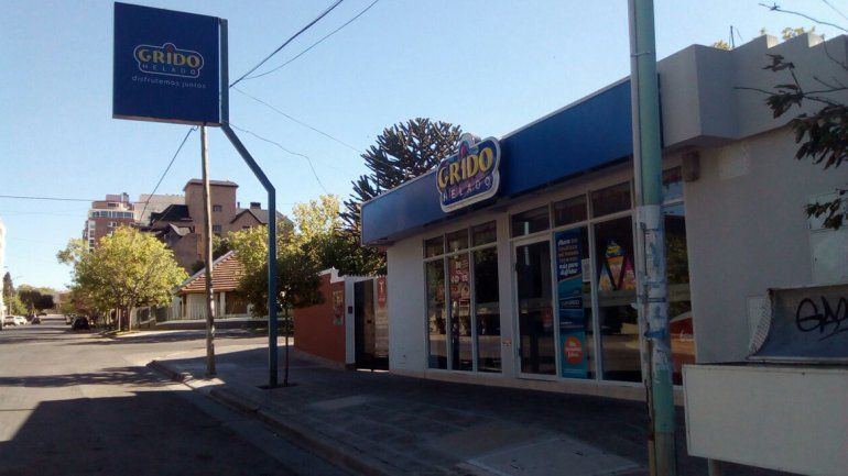 Violento robo: golpearon al encargado de un Grido