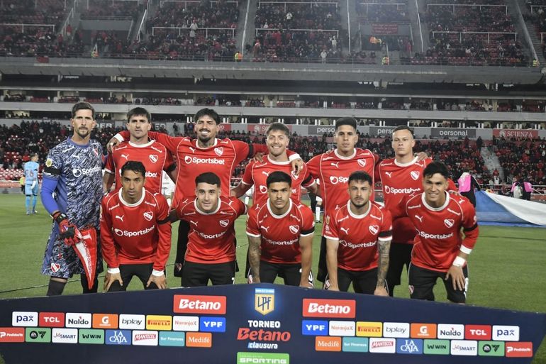 Un famoso conductor contó que salió de joda y se cruzó a jugadores de Independiente