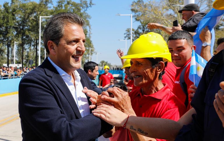 Sergio Massa, este sábado, durante un acto en Malvinas Argentinas. Sergio Massa, este sábado, durante un acto en Malvinas Argentinas.