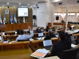 Aprobadas por 13 votos a favor y 5 en contra.