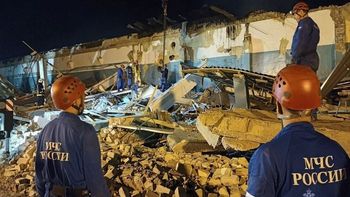 Restos de la fábrica Elastik en Riazán, Rusia, tras la explosión que dejó 20 muertos y más de un centenar de heridos. Restos de la fábrica Elastik en Riazán, Rusia, tras la explosión que dejó 20 muertos y más de un centenar de heridos.