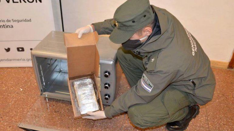 Petrolero con 5 kilos de cocaína de una banda narco no va preso