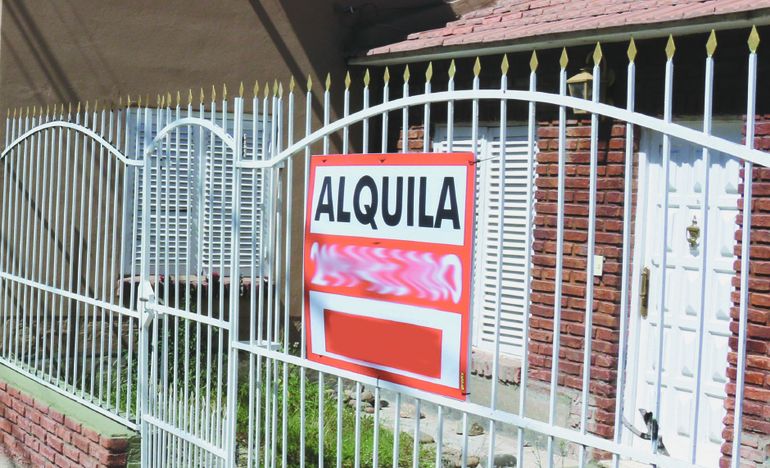 En el mercado inmobiliario neuquino, la oferta de casas en alquiler es superada por la demanda. En el mercado inmobiliario neuquino, la oferta de casas en alquiler es superada por la demanda.