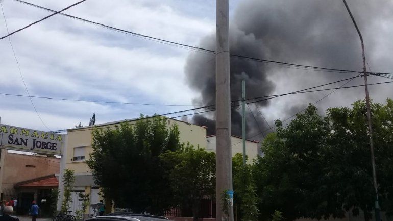 Se incendió un depósito, los vecinos temían por la vida del dueño pero ya no vivía ahí