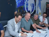 El acto de firma entre el Gobierno y la UOCRA.