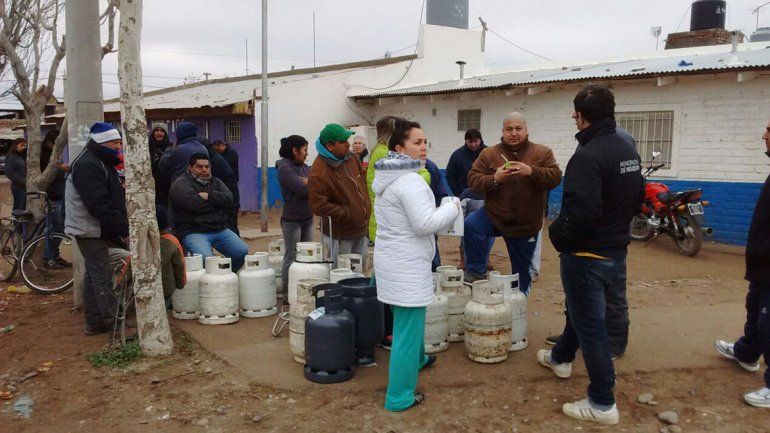 El finde XXL y el frío hicieron crecer la demanda de garrafas en Neuquén