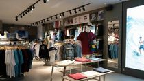 cierra la fabrica de tres populares marcas de ropa urbana que se venden en argentina
