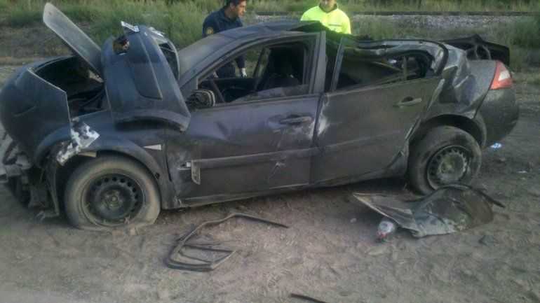 El Renault Megane que conducía la víctima chocó contra una columna de alta tensión