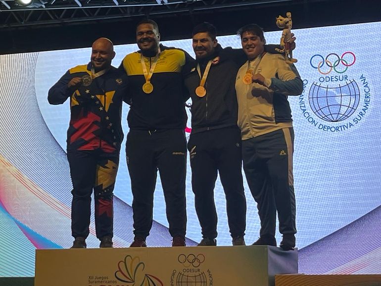 Joaquín Burgos en el podio. (Foto: Sergio Dovio).