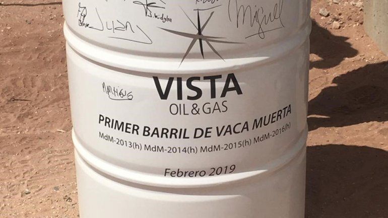 Vista presentó su primer barril de petróleo de Vaca Muerta