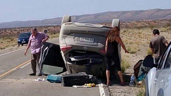 Un muerto por el vuelco de una camioneta