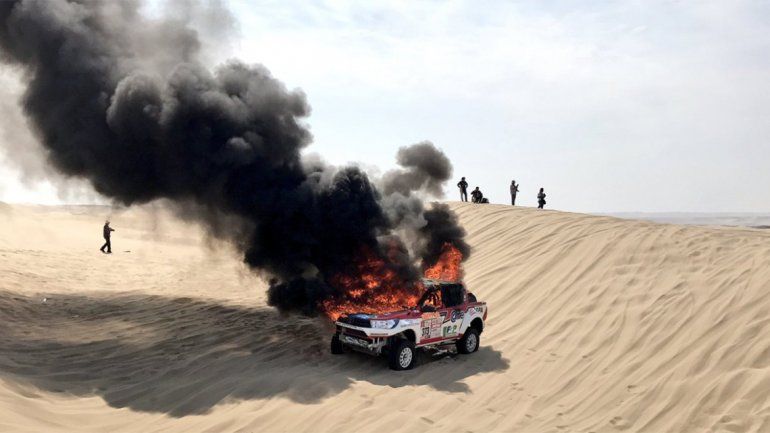 Se incendió el auto de Alicia Reina y tuvo que abandonar el Dakar