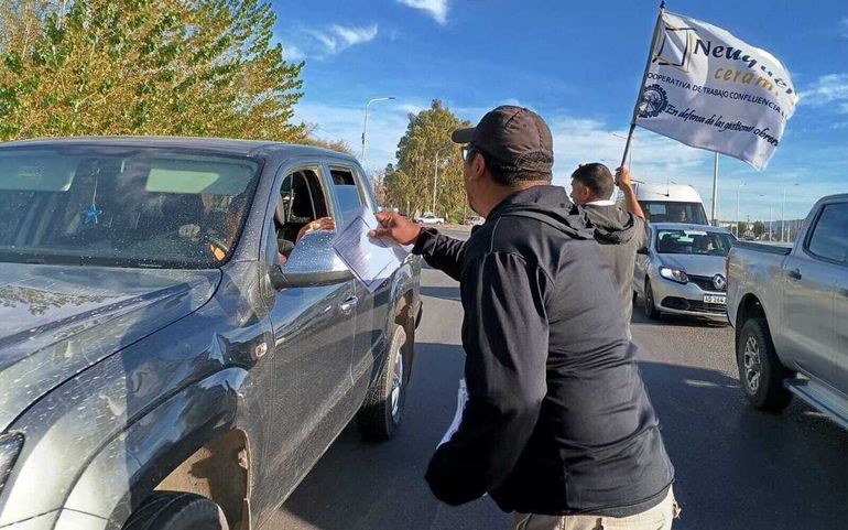 Tránsito lento en Ruta 7: ¿qué reclaman los ceramistas?
