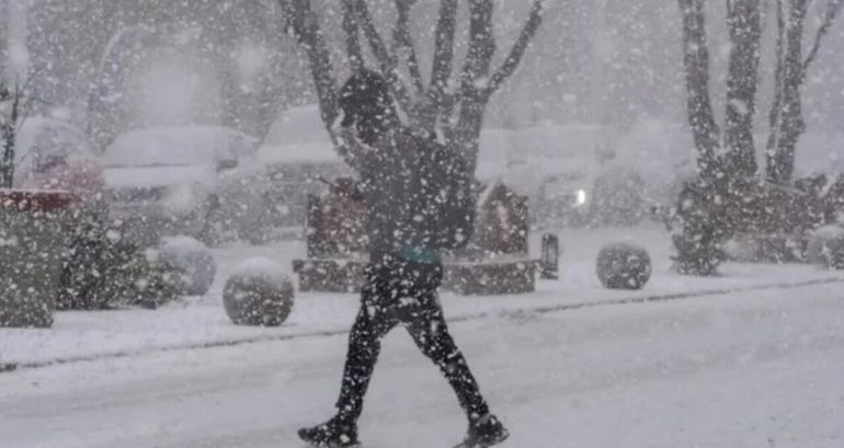 Cómo empieza la semana: alerta amarilla por nevadas y frío extremo en varias regiones de Neuquén