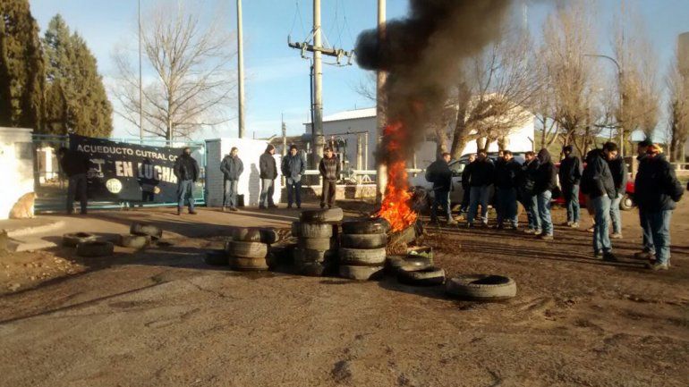Trabajadores del EPAS están de paro en Cutral Co