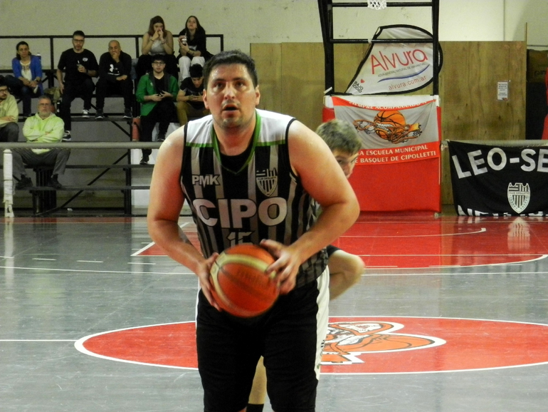 Paolo Casale regresó al Albinegro luego de varios meses. Paolo Casale regresó al Albinegro luego de varios meses.