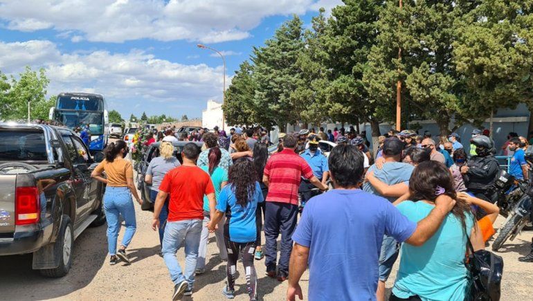 Dolor en Cutral Co: despidieron a los dos policías fallecidos